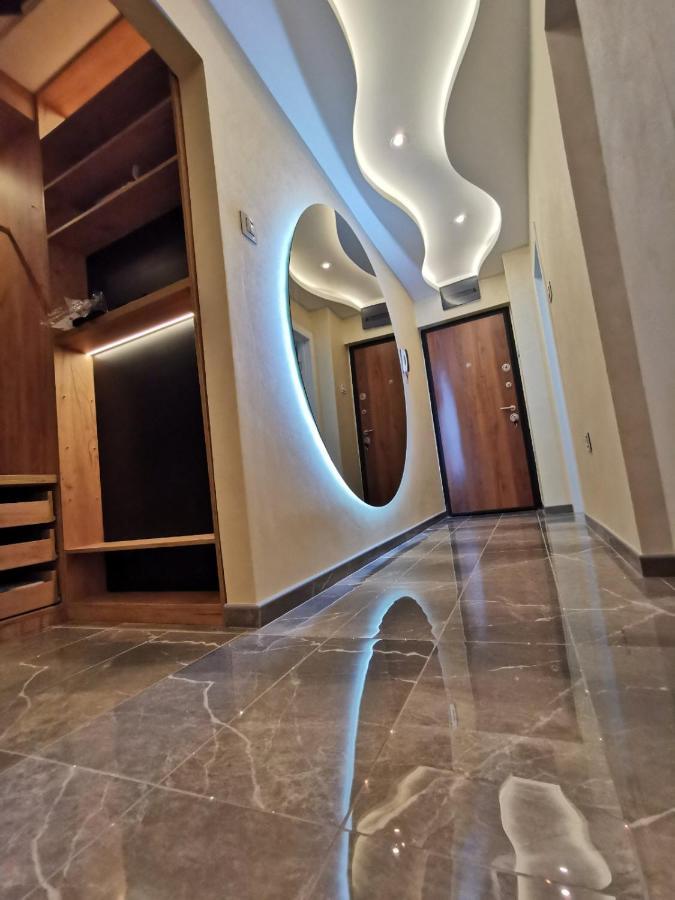 Brend New Luxurious Apartment In Downtown With Free Parking โนวีซาด ภายนอก รูปภาพ